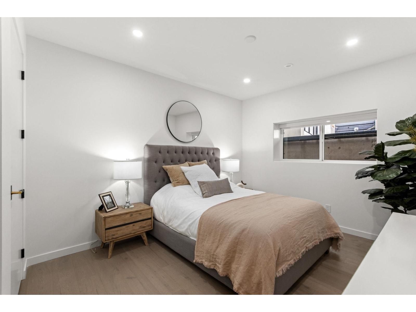 13169 MARINE DRIVE, Surrey