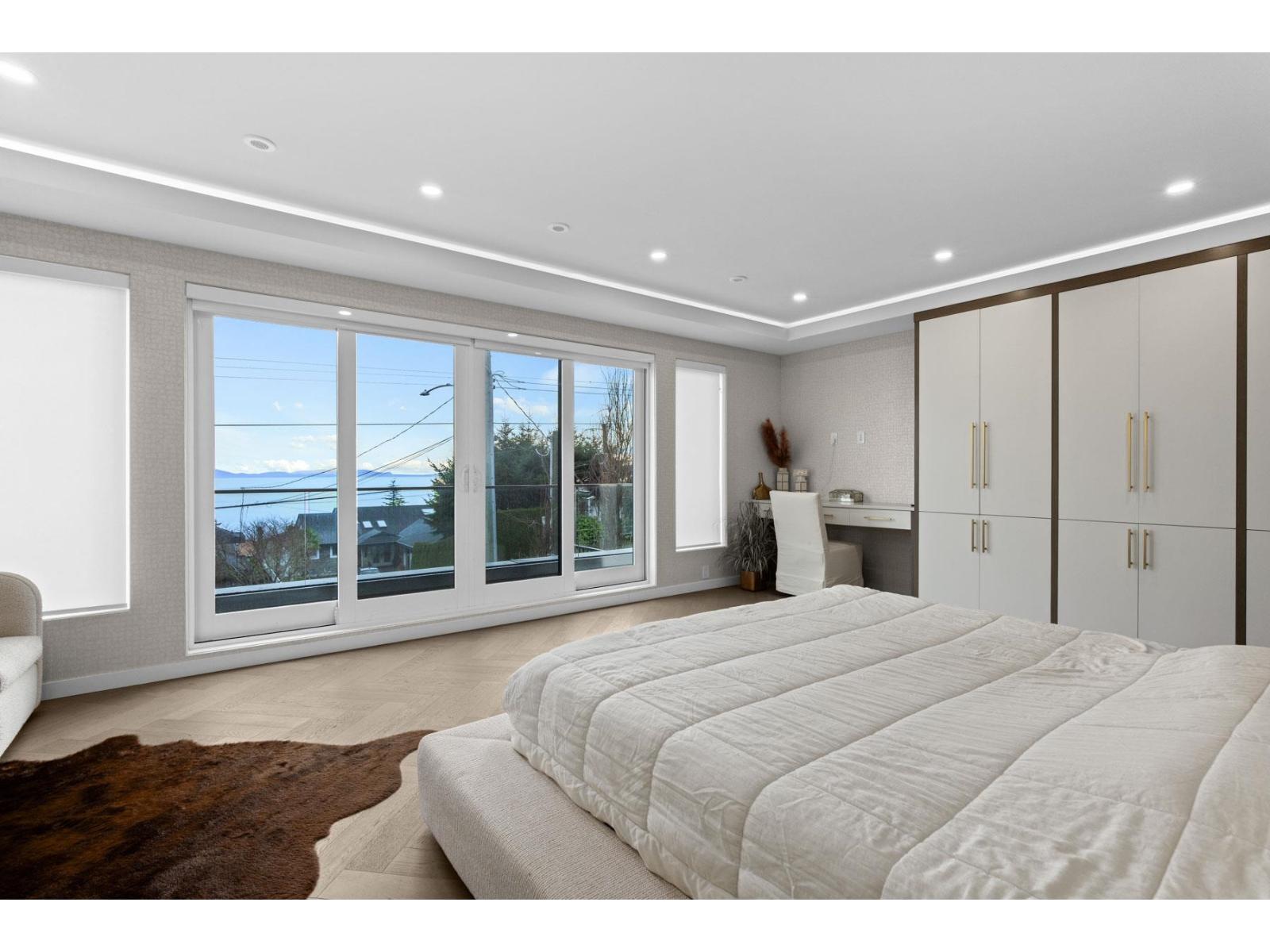 13169 MARINE DRIVE, Surrey