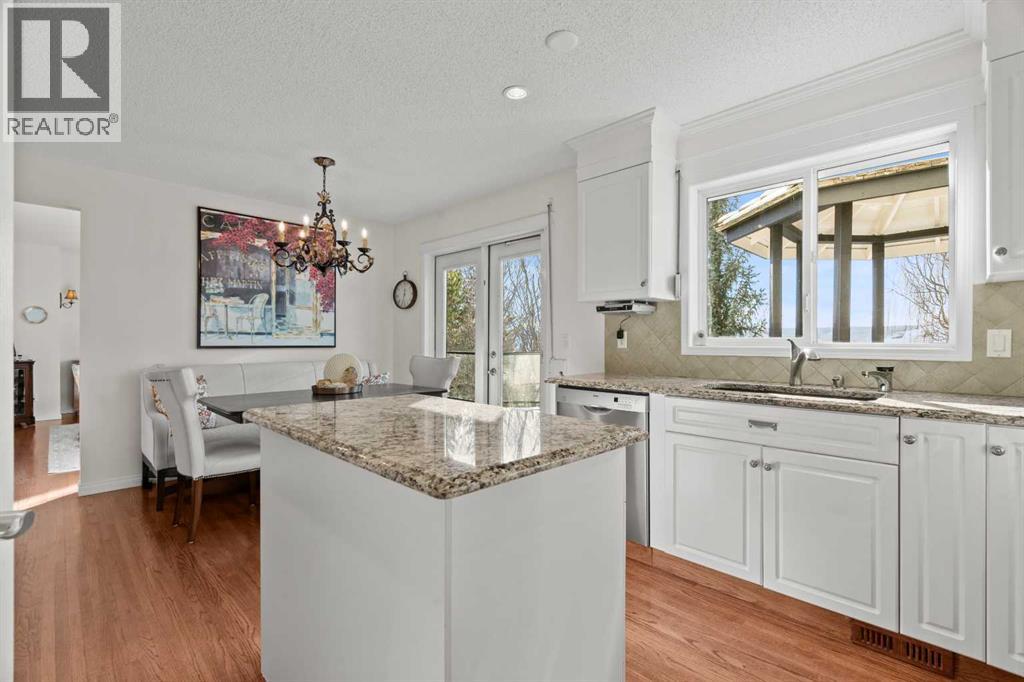 Single Family House for Sale in  Springbank Crescent SW Springbank Hill Calgary 