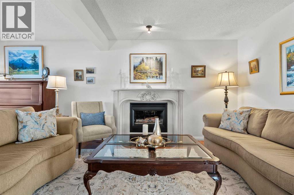 Single Family House for Sale in  Springbank Crescent SW Springbank Hill Calgary 