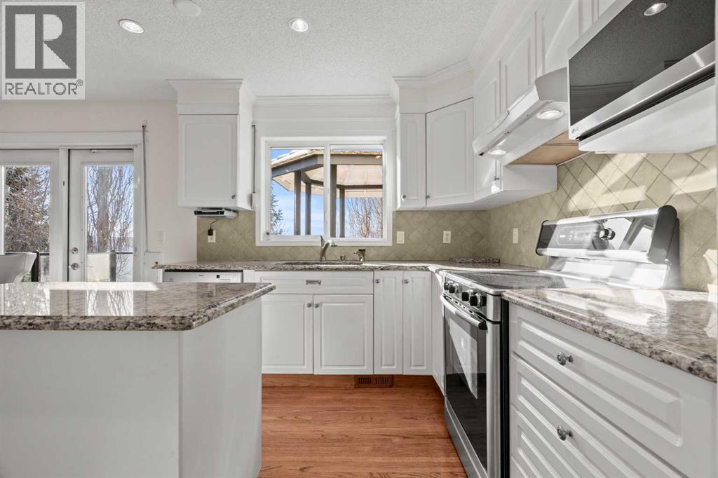 Single Family House for Sale in  Springbank Crescent SW Springbank Hill Calgary 