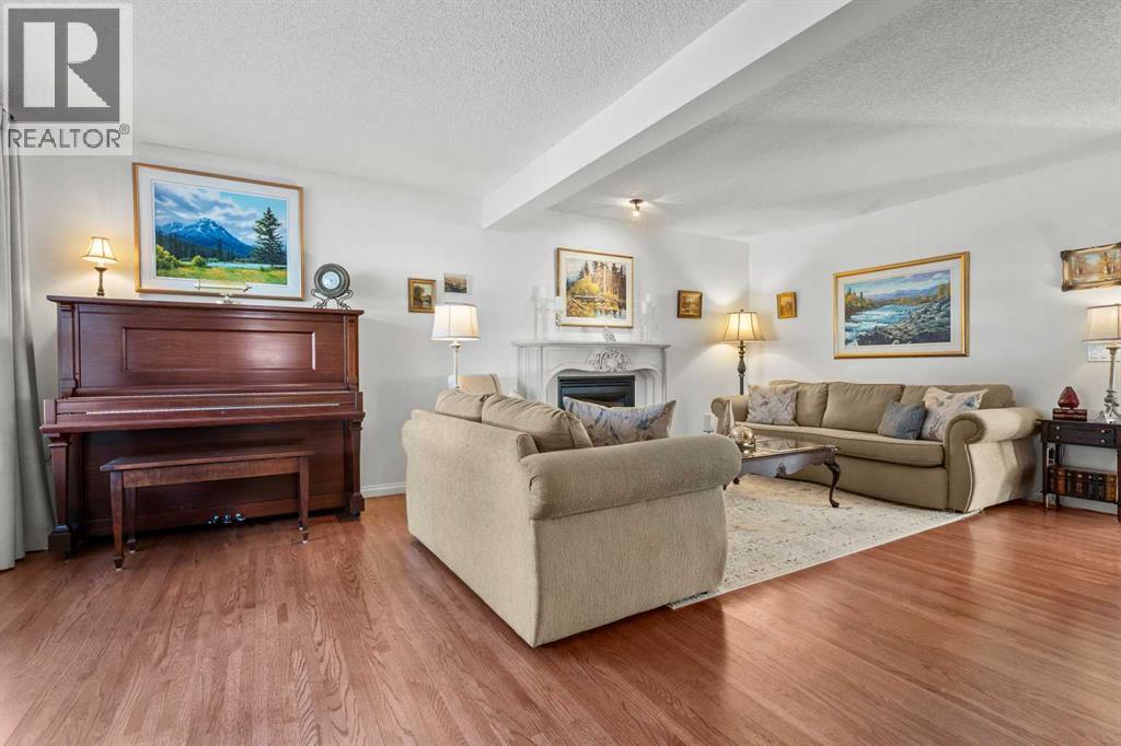 Single Family House for Sale in  Springbank Crescent SW Springbank Hill Calgary 