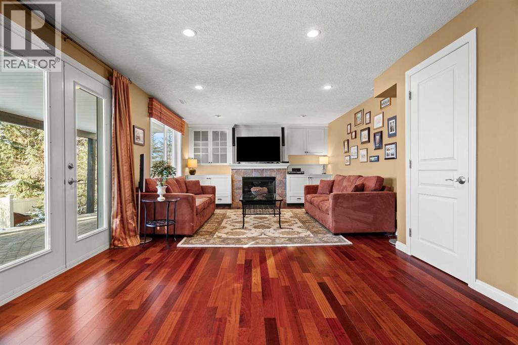 Single Family House for Sale in  Springbank Crescent SW Springbank Hill Calgary 