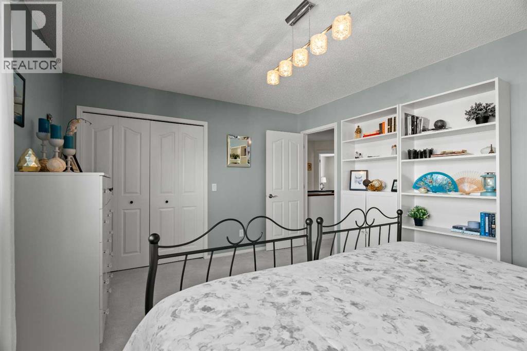 Single Family House for Sale in  Springbank Crescent SW Springbank Hill Calgary 