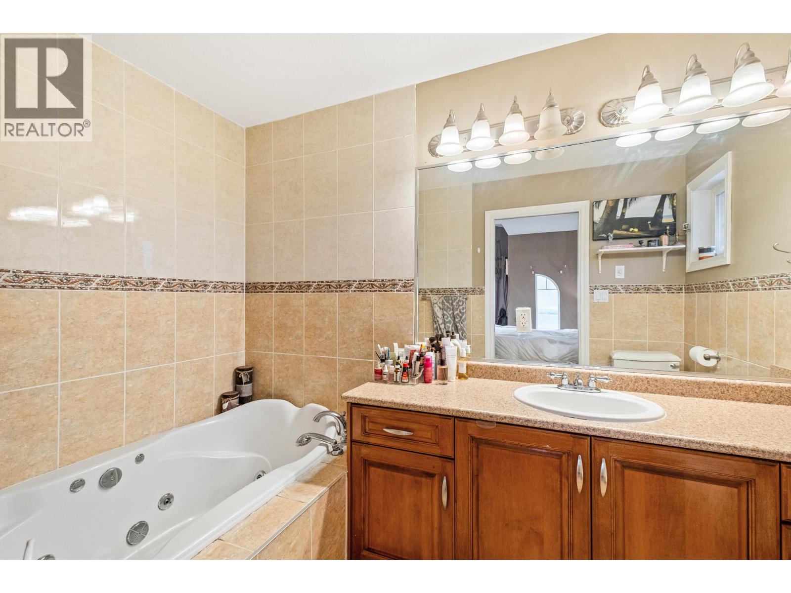  2300 Upper Bench Road, Cawston