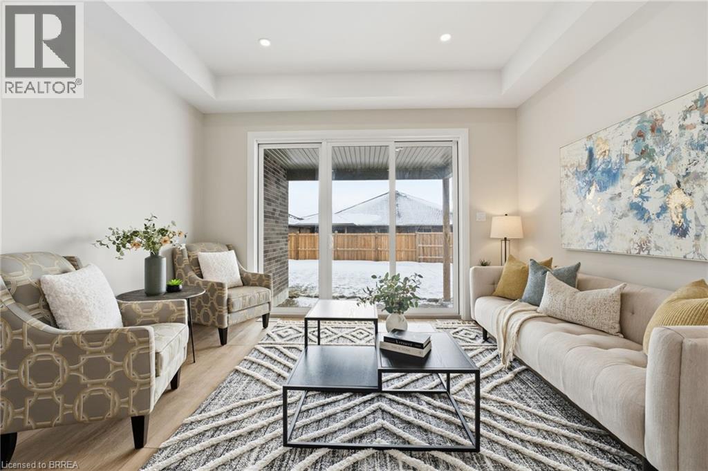 105 VANROOY TRAIL - 10
