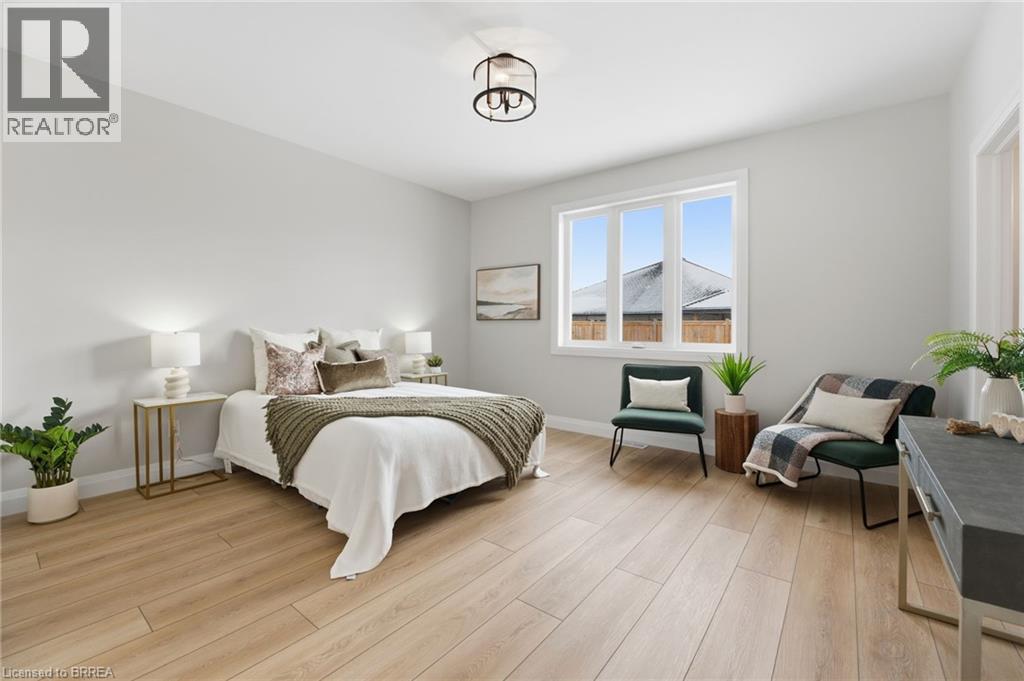 105 VANROOY TRAIL - 12