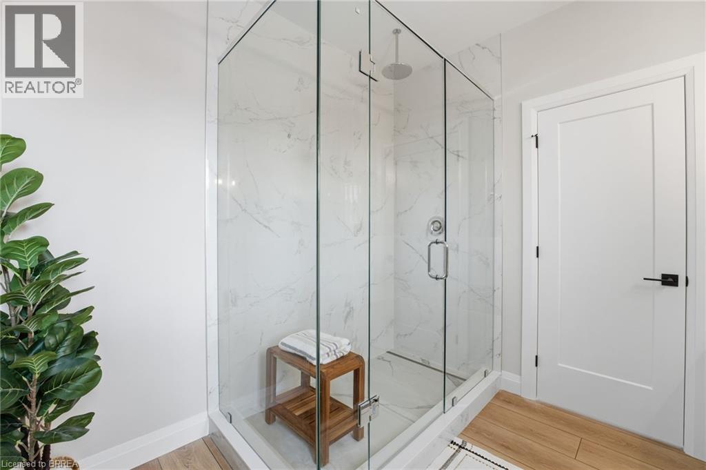 105 VANROOY TRAIL - 15