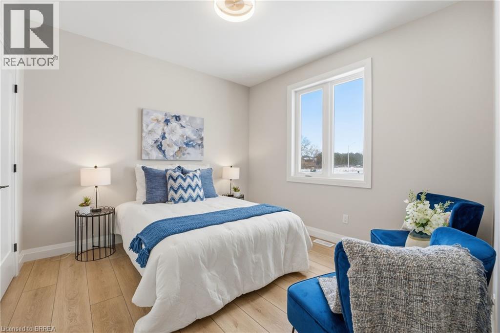 105 VANROOY TRAIL - 16