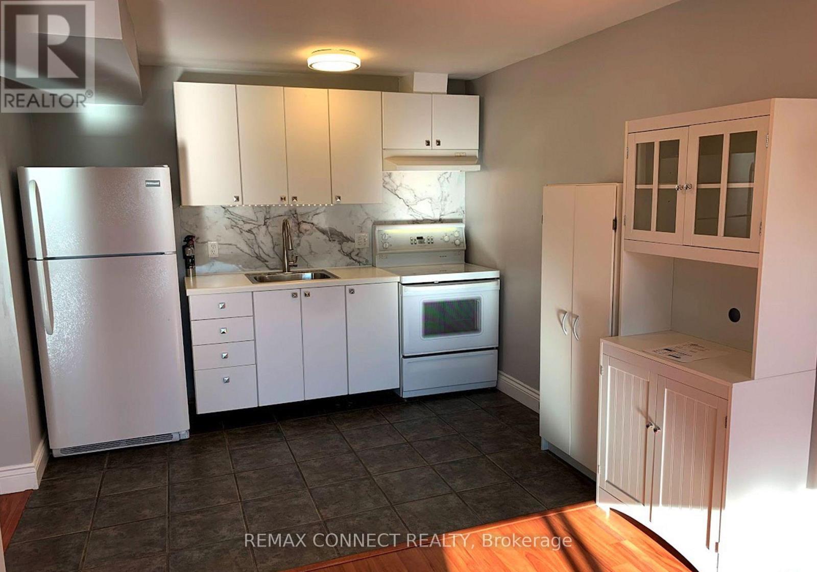 LOWER LEVEL - 88 PINNACLE TRAIL - Photo 5 of 21, Aurora (Bayview Wellington), Ontario