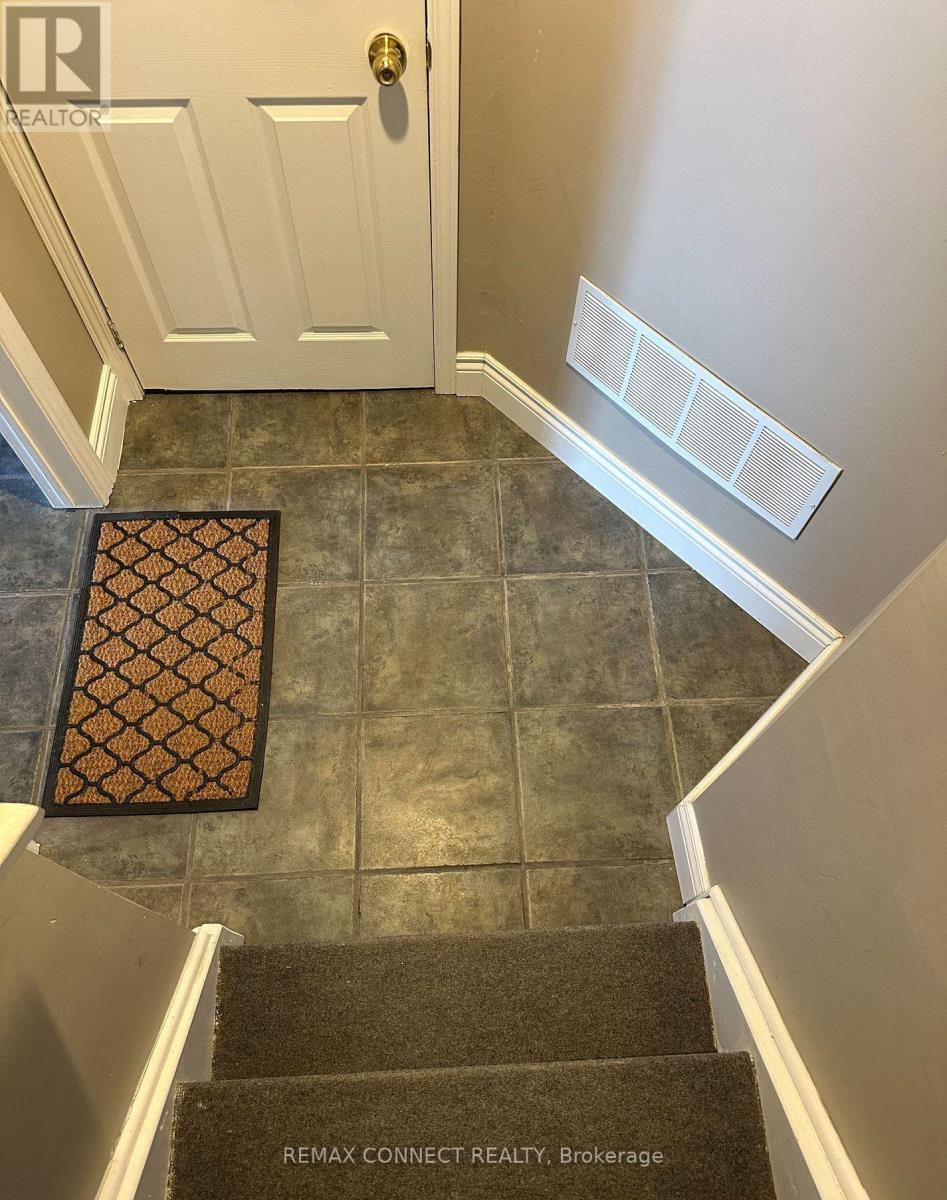 LOWER LEVEL - 88 PINNACLE TRAIL - Photo 2 of 21, Aurora (Bayview Wellington), Ontario