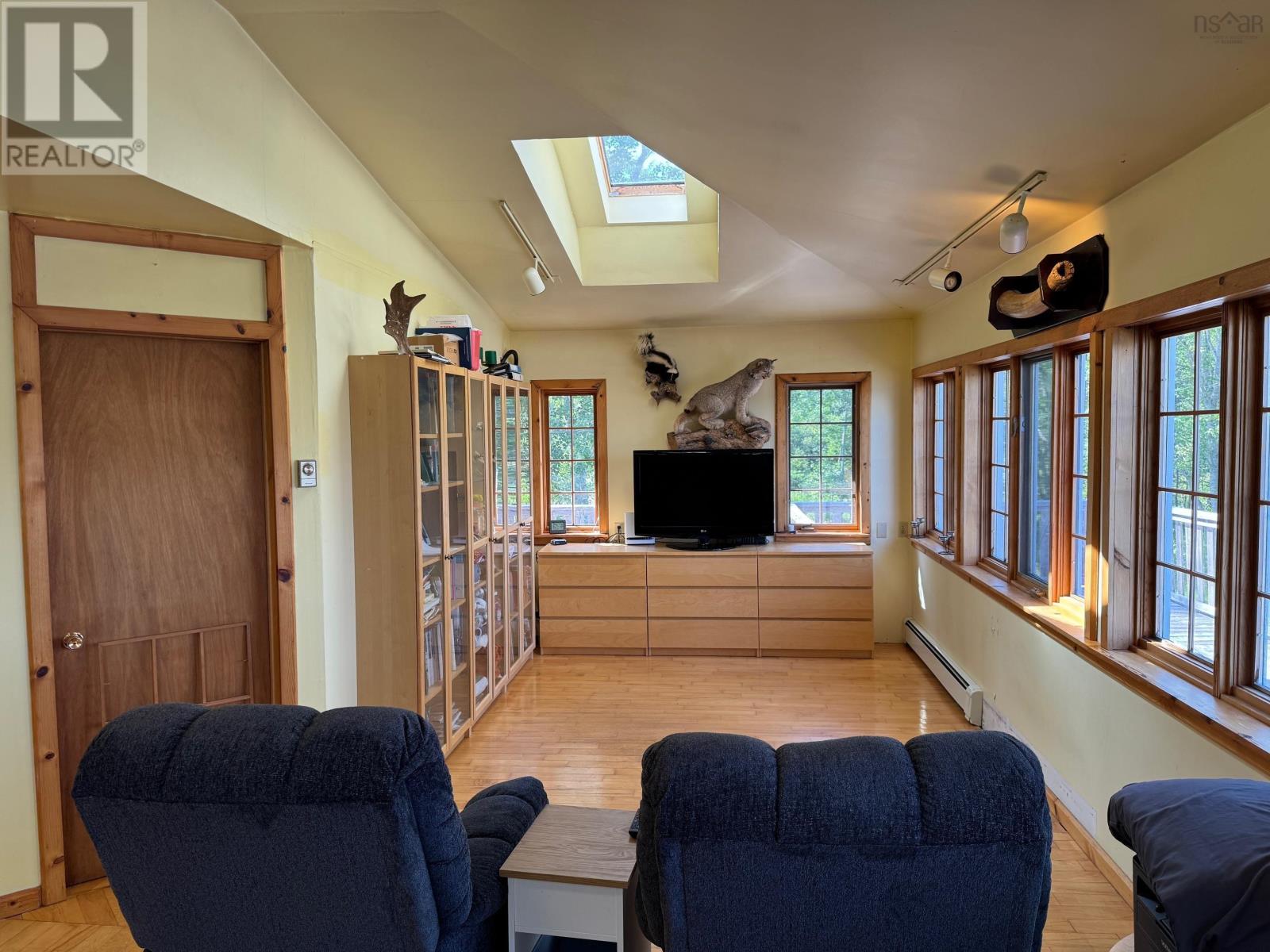 Property 24 of 34 of 956 Highway 203