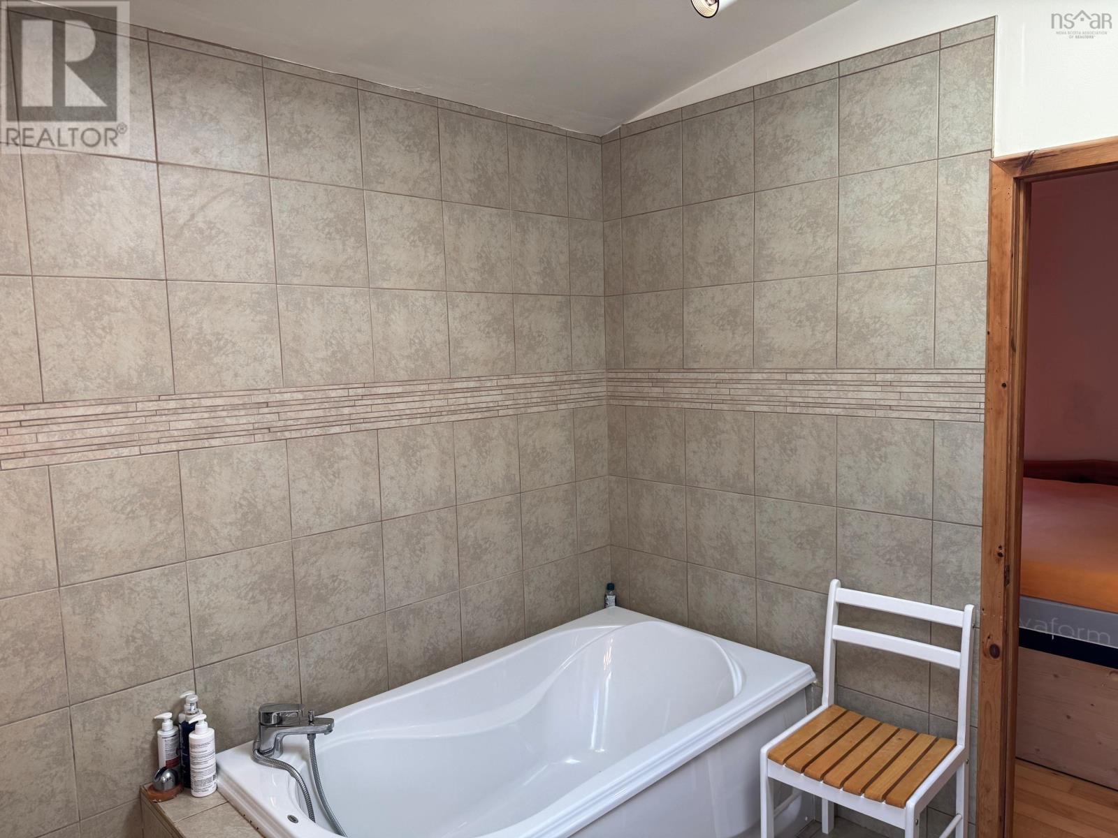 Property 30 of 34 of 956 Highway 203