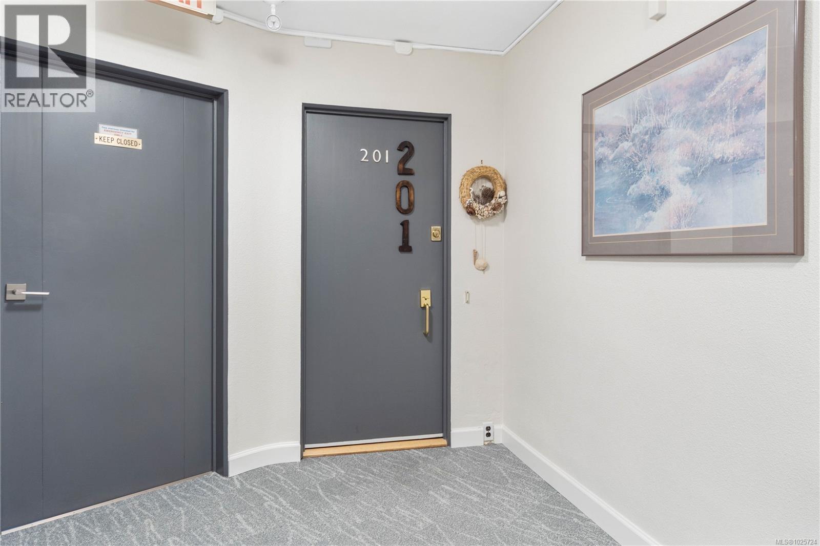 #201 375 NEWCASTLE AVE - Image 2