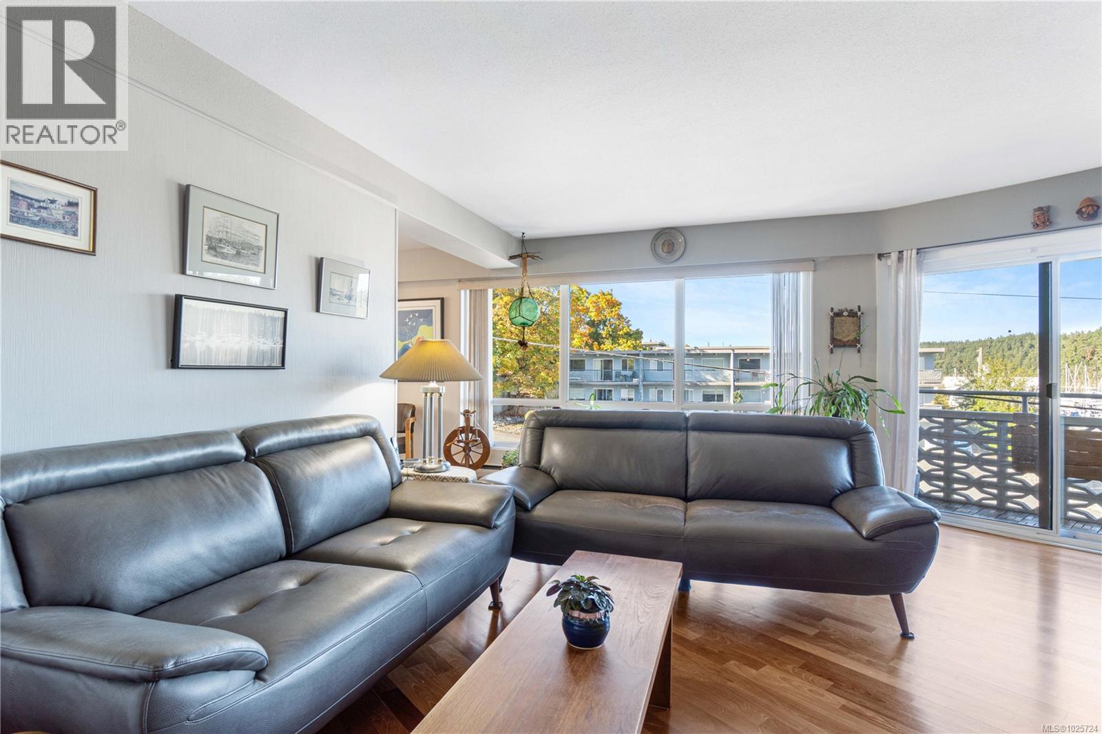 #201 375 NEWCASTLE AVE - 4