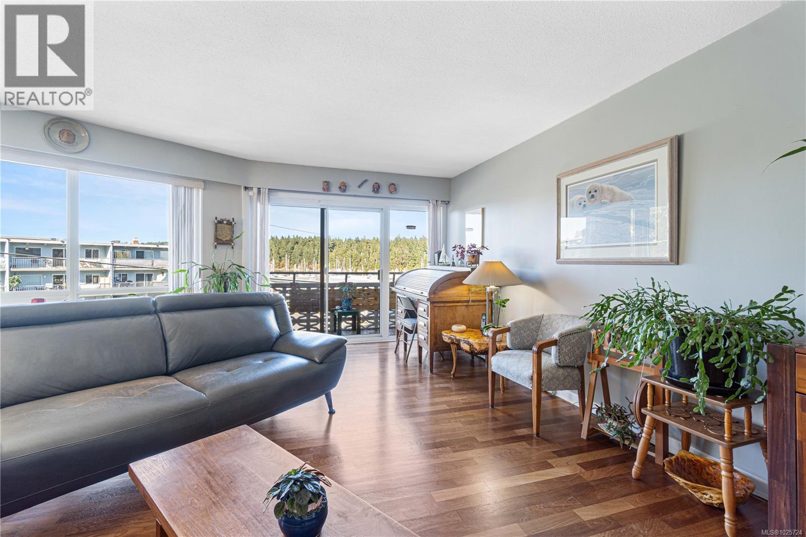 #201 375 NEWCASTLE AVE - 5