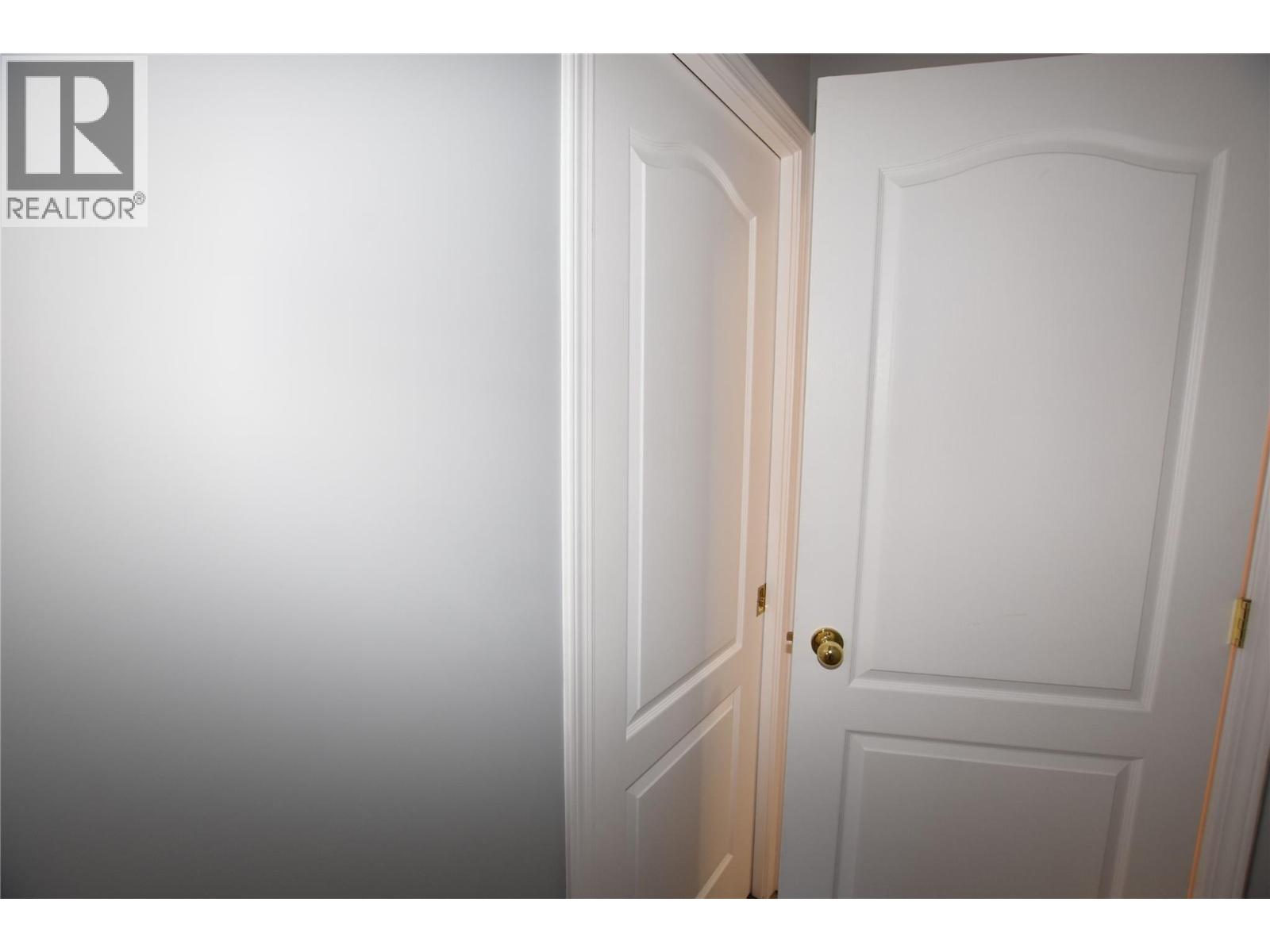  145 Falcon Avenue, Vernon