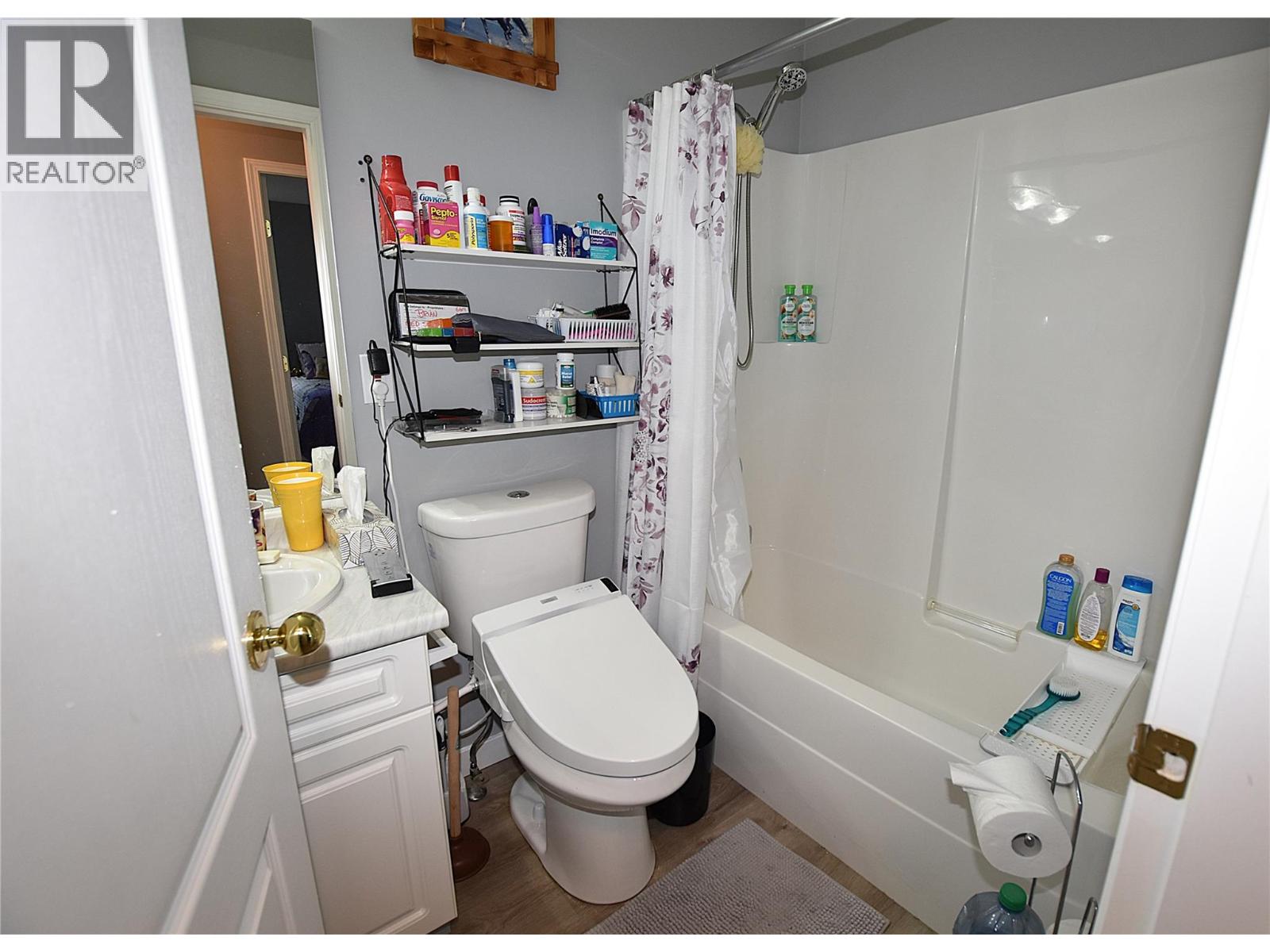  145 Falcon Avenue, Vernon