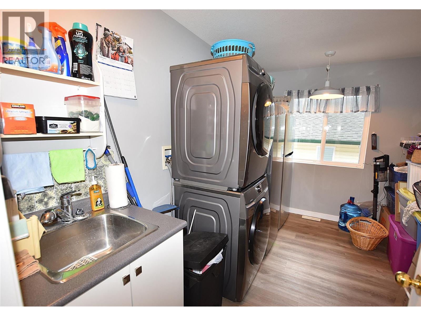  145 Falcon Avenue, Vernon