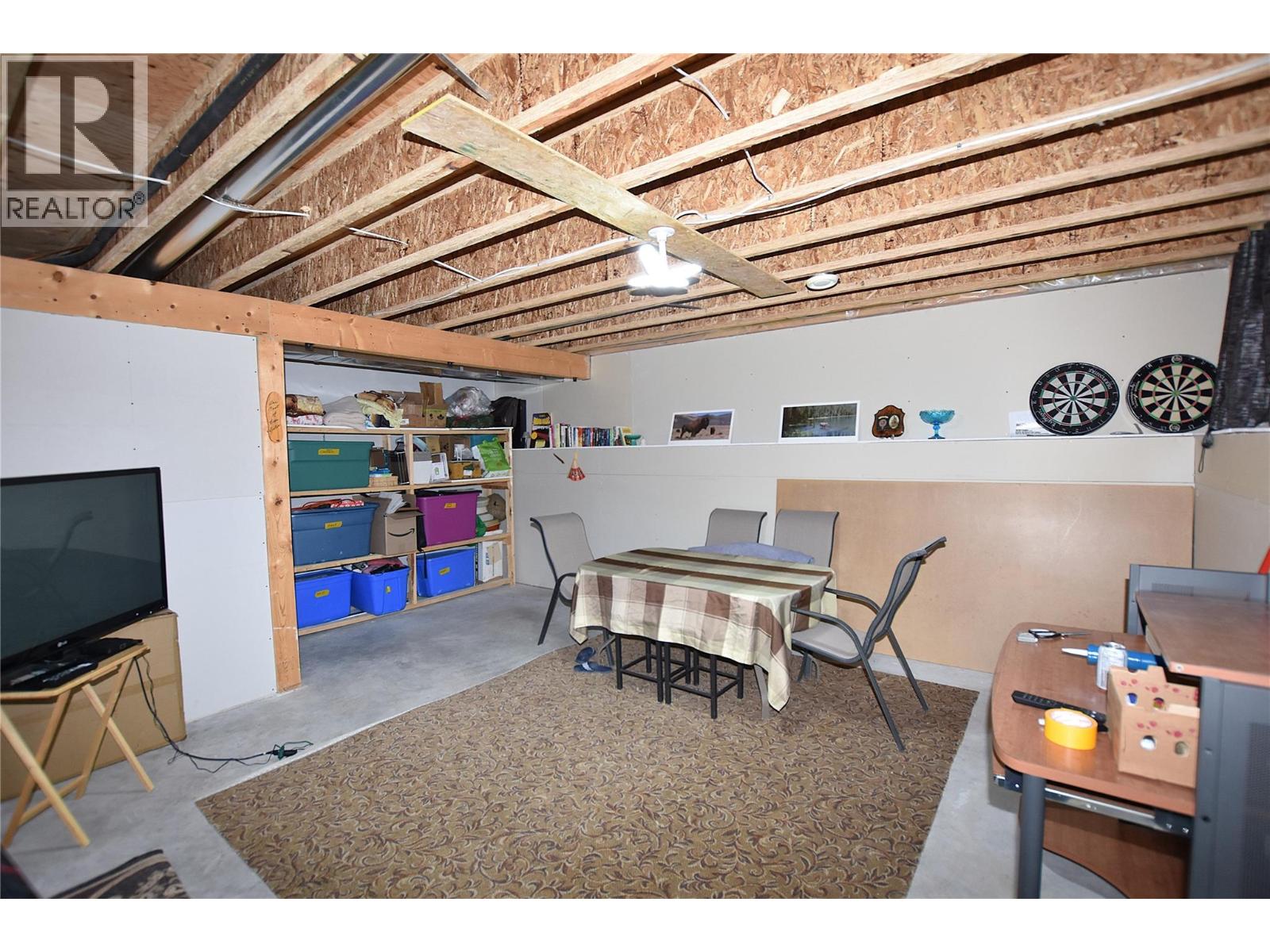  145 Falcon Avenue, Vernon