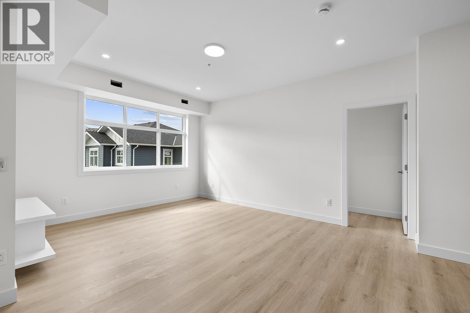 202 5300 Main Street, Kelowna