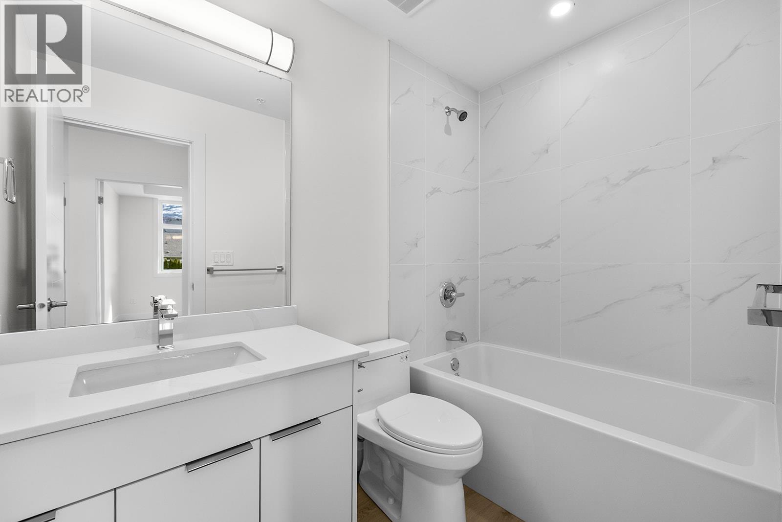 202 5300 Main Street, Kelowna