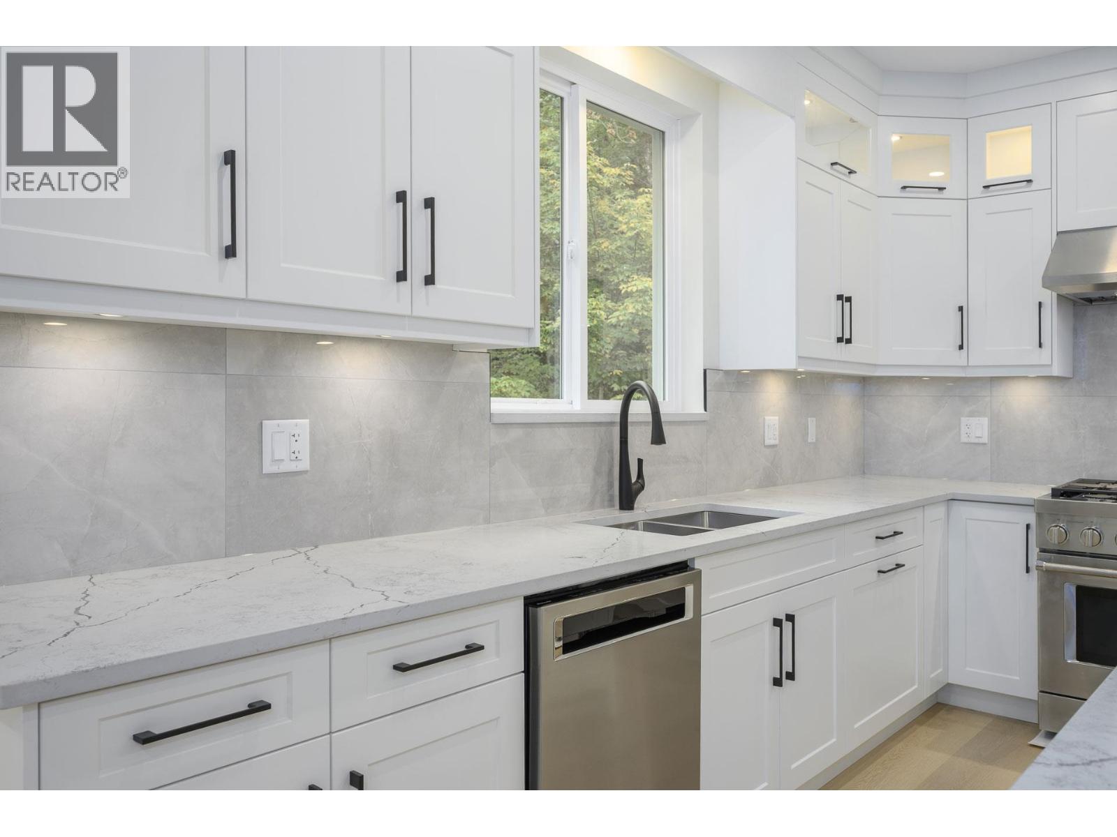 23349 CROSS ROAD, Maple Ridge