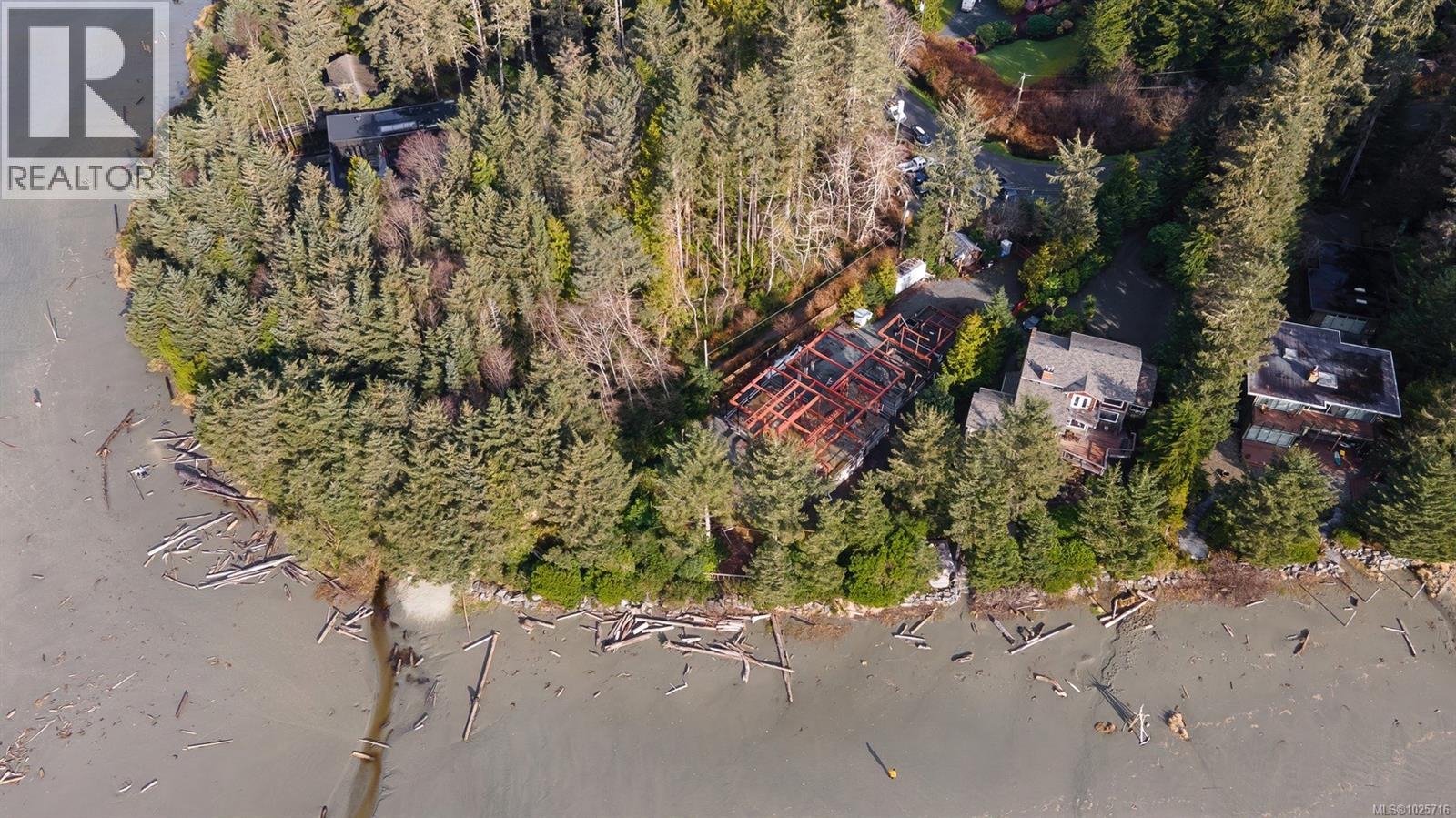 1327 Chesterman Beach Rd, Tofino