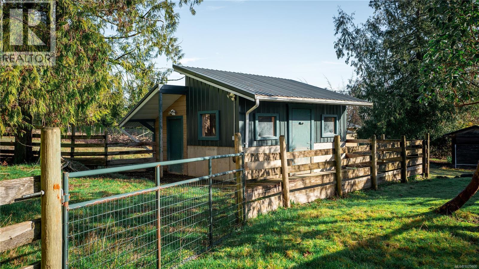8797 Chemainus Rd - 23