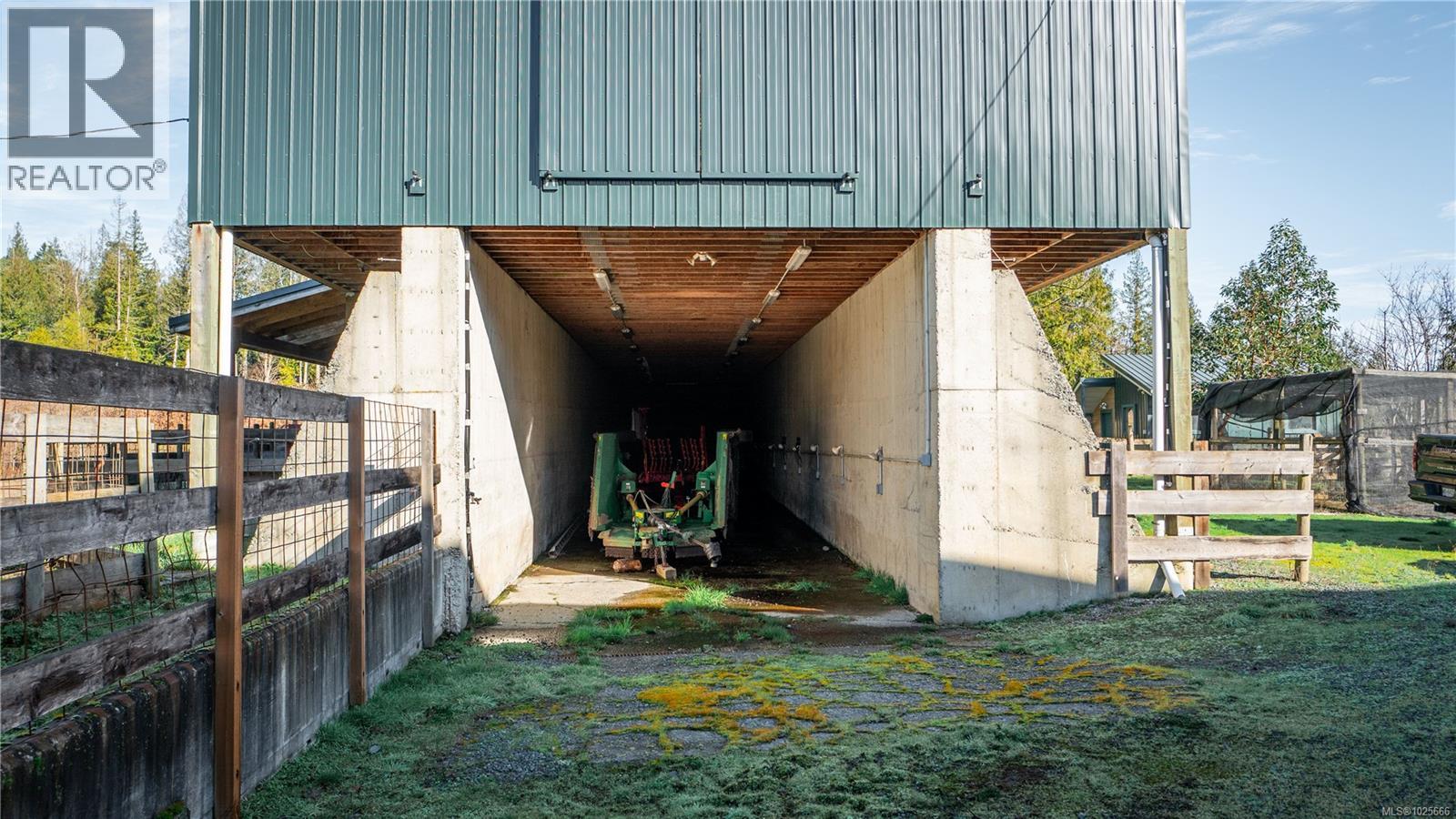 8797 Chemainus Rd - 24