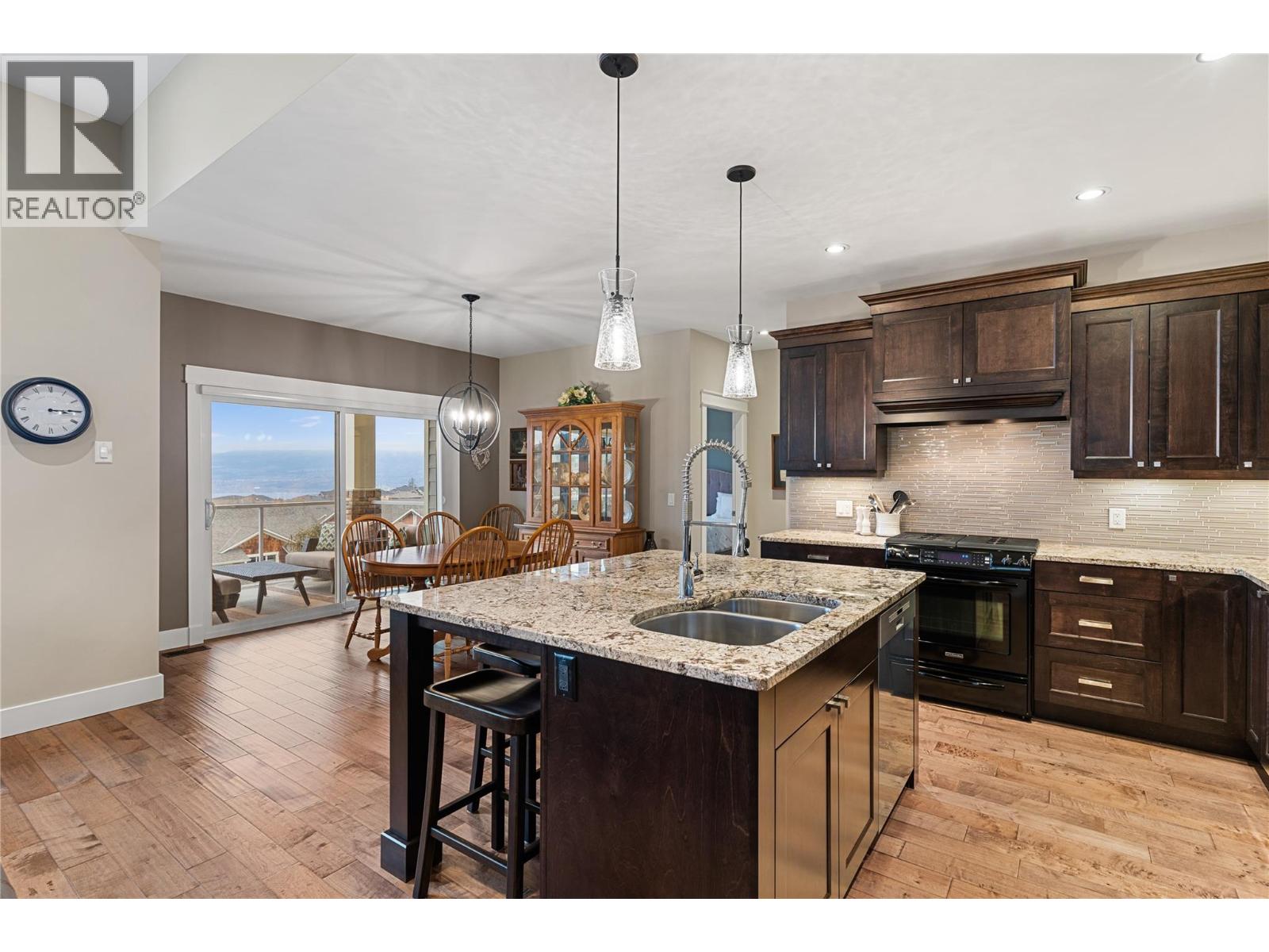  5484 Mountainside Lane, Kelowna