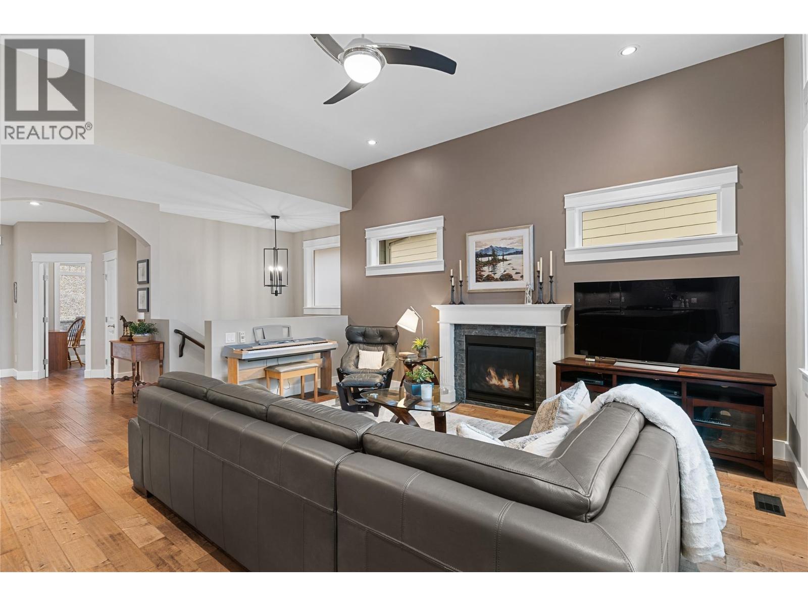  5484 Mountainside Lane, Kelowna