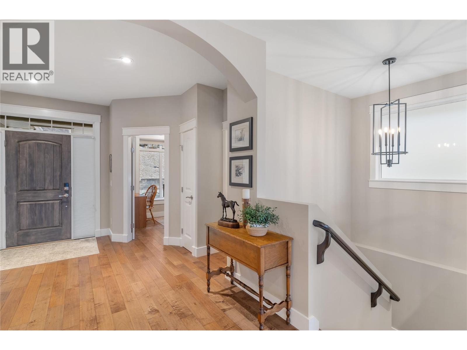  5484 Mountainside Lane, Kelowna