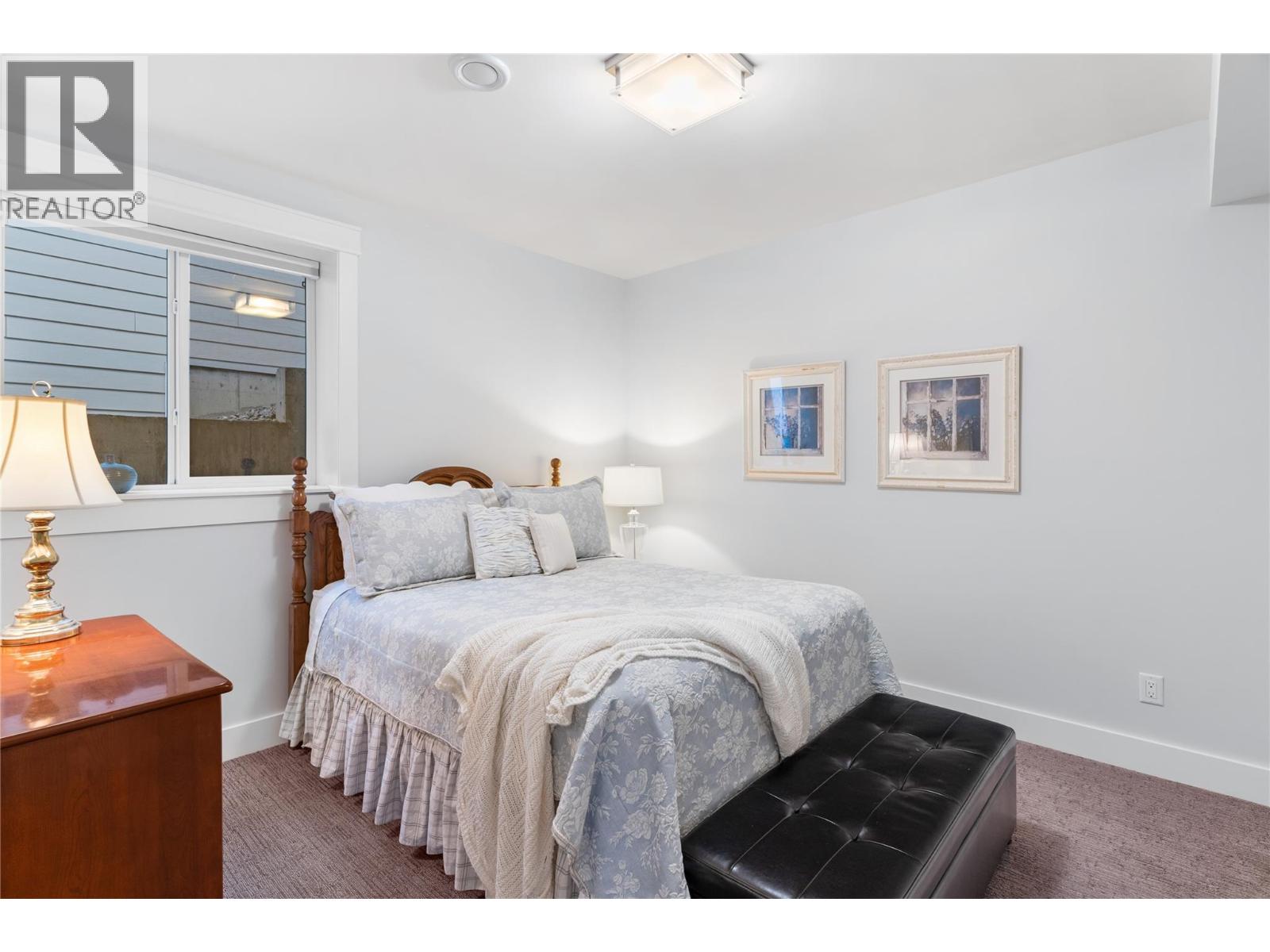  5484 Mountainside Lane, Kelowna