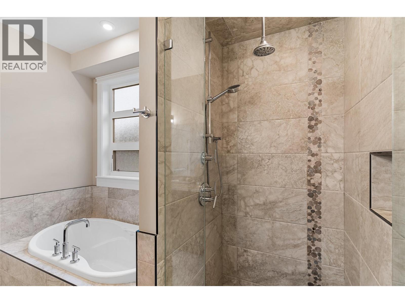  5484 Mountainside Lane, Kelowna