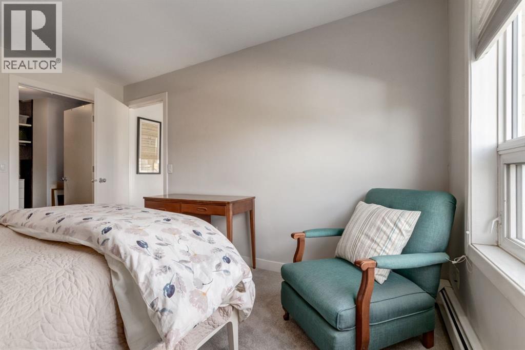 Single Family House for Sale in    Avenue NE Renfrew Calgary 