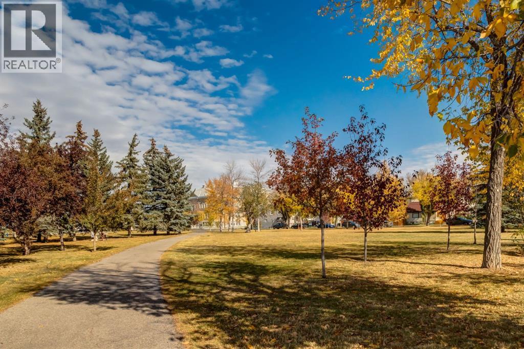 Single Family House for Sale in    Avenue NE Renfrew Calgary 