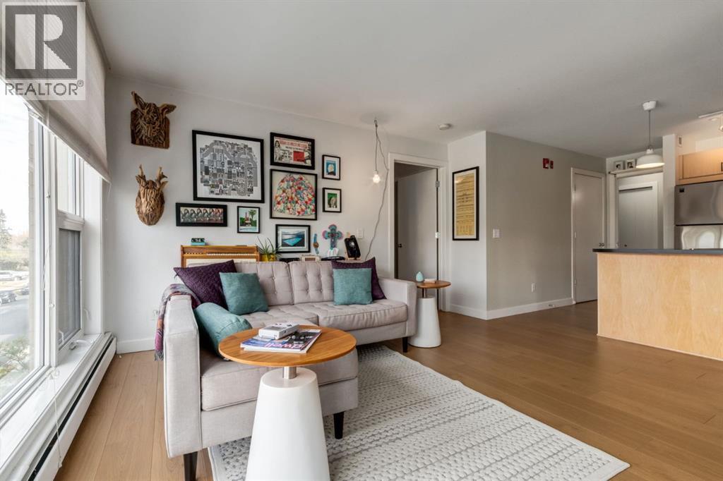 Single Family House for Sale in    Avenue NE Renfrew Calgary 