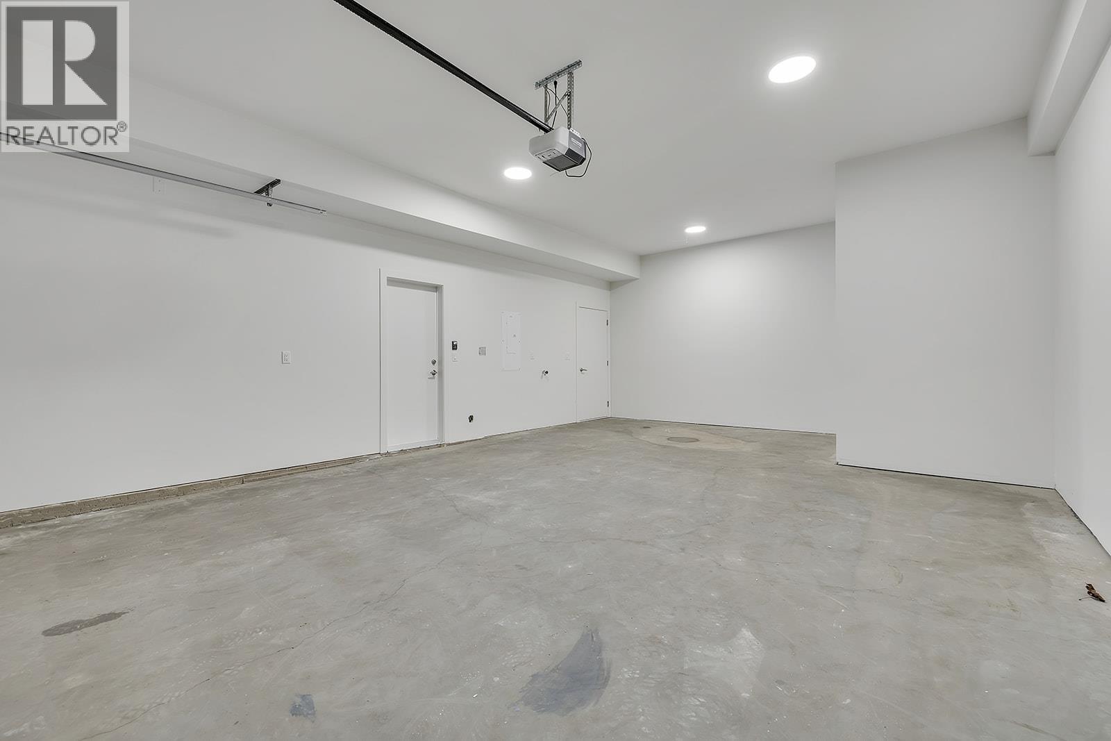 124 5300 Main Street, Kelowna