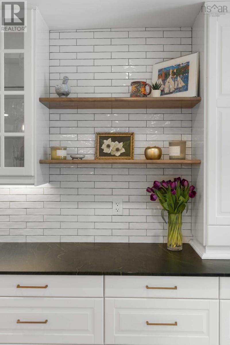 Property 7 of 27 of 1162 Waterloo Street