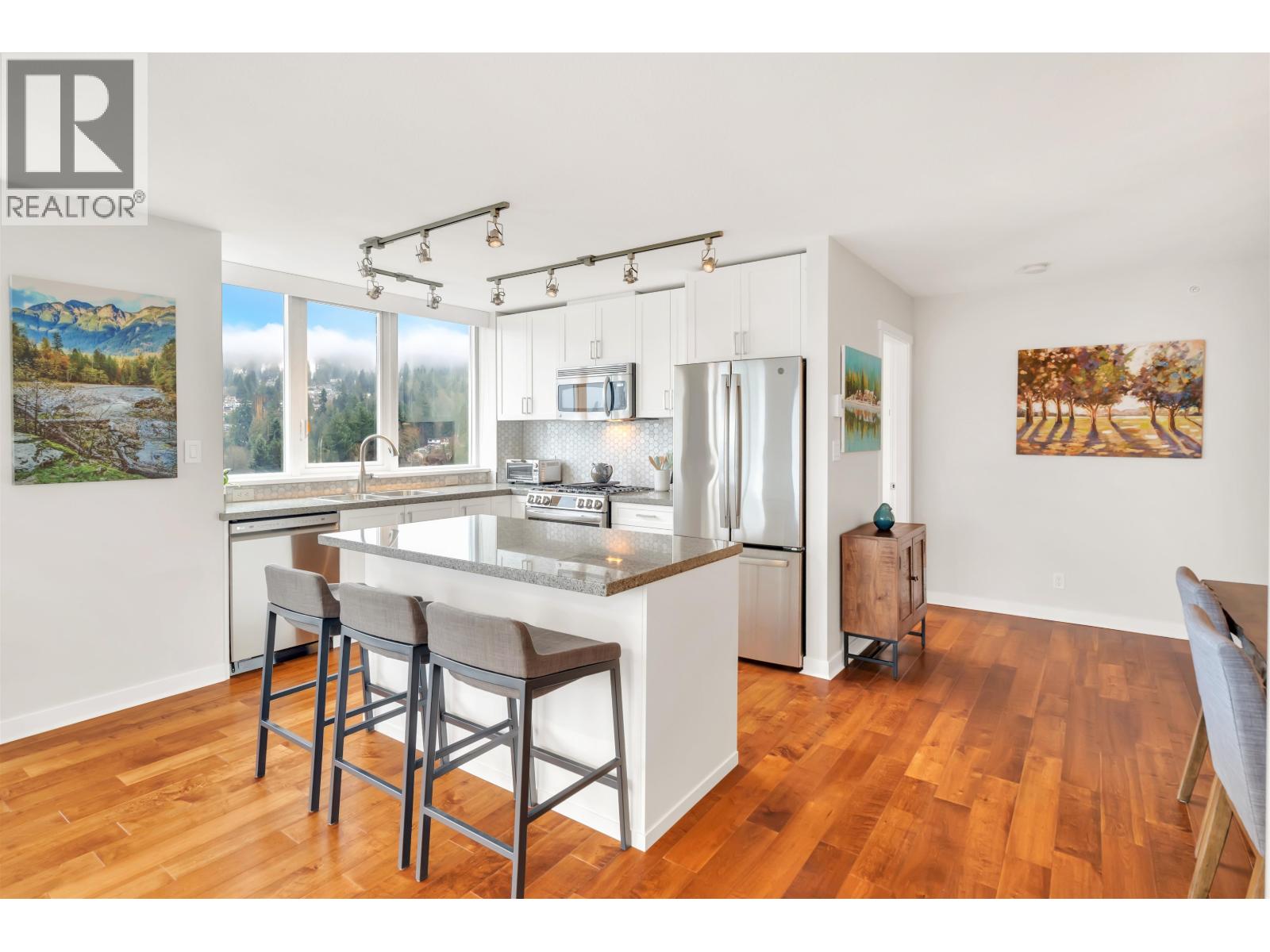 2108 660 NOOTKA Way - photo 2