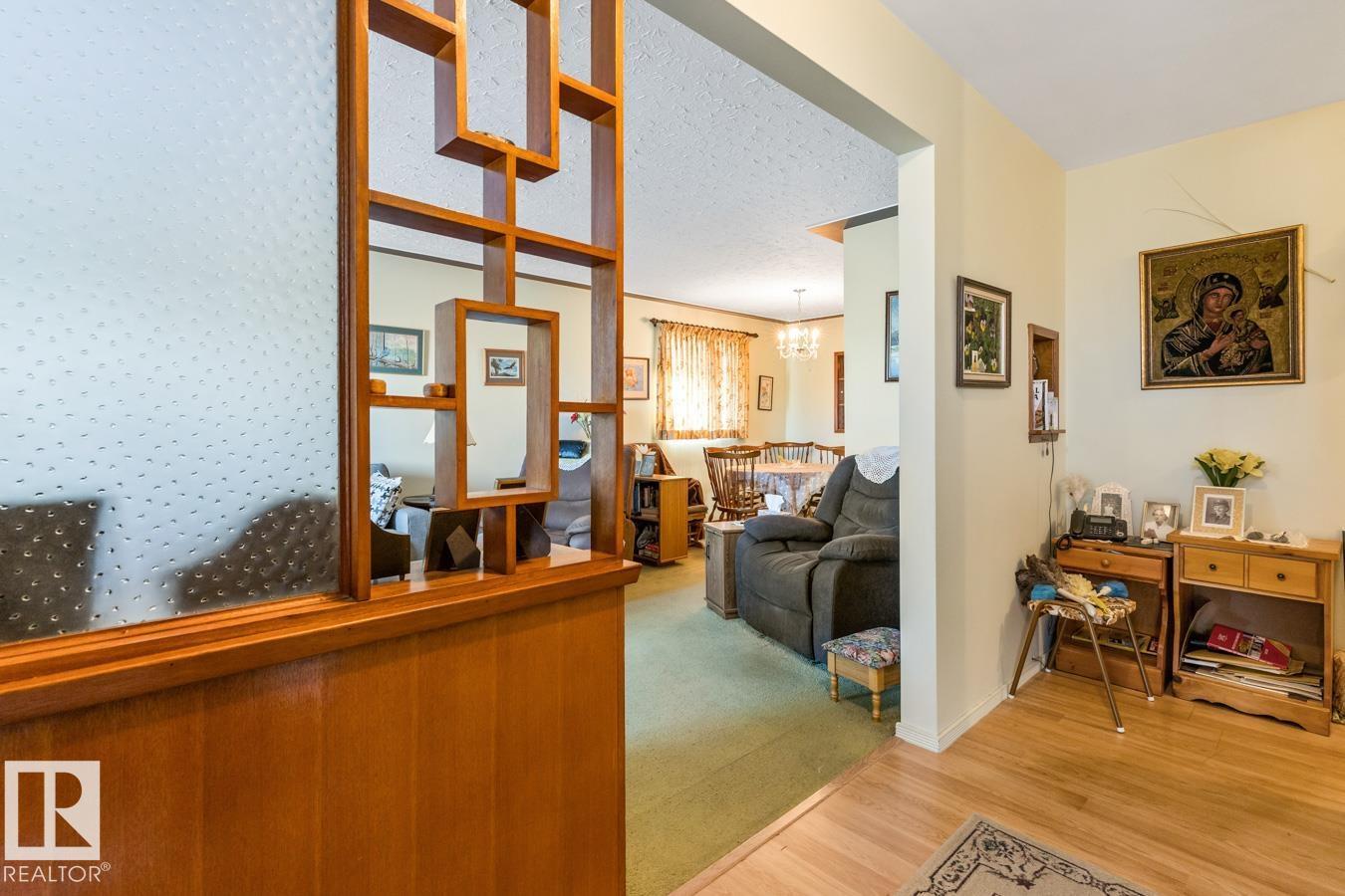 7319 86 AV NW, Edmonton