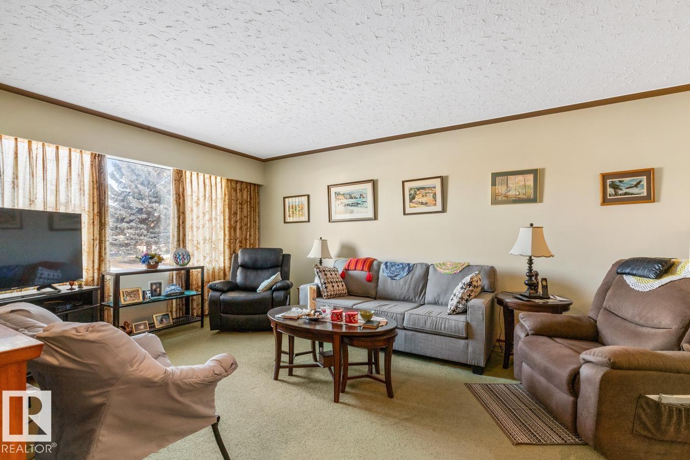 7319 86 AV NW, Edmonton