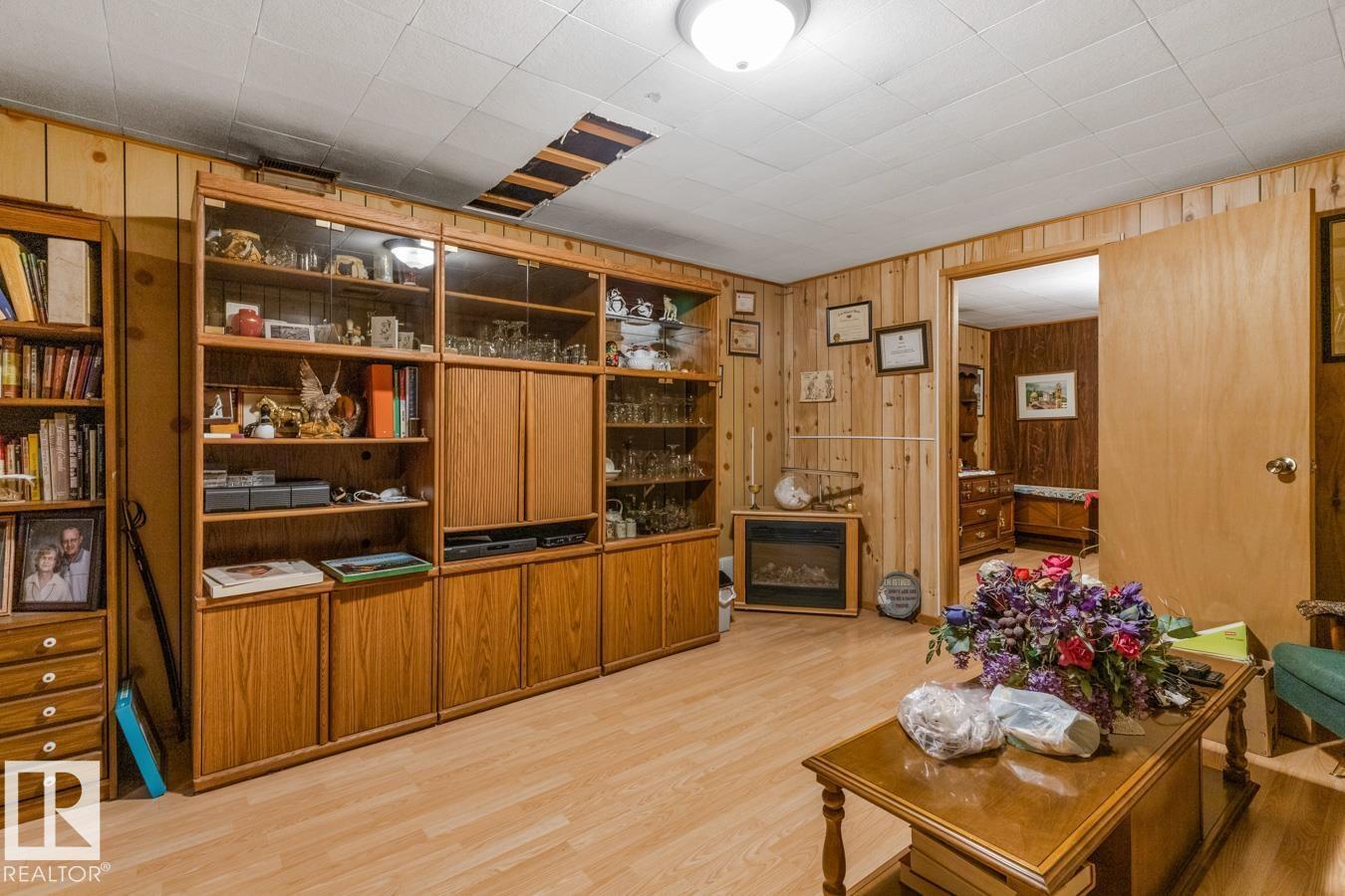 7319 86 AV NW, Edmonton