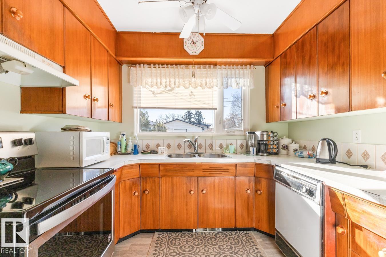 7319 86 AV NW, Edmonton