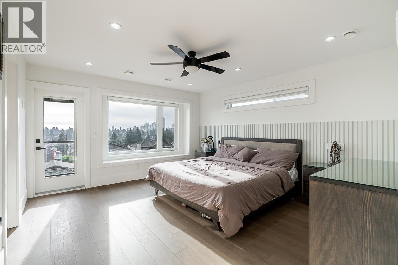 8056 12TH AVENUE, Burnaby