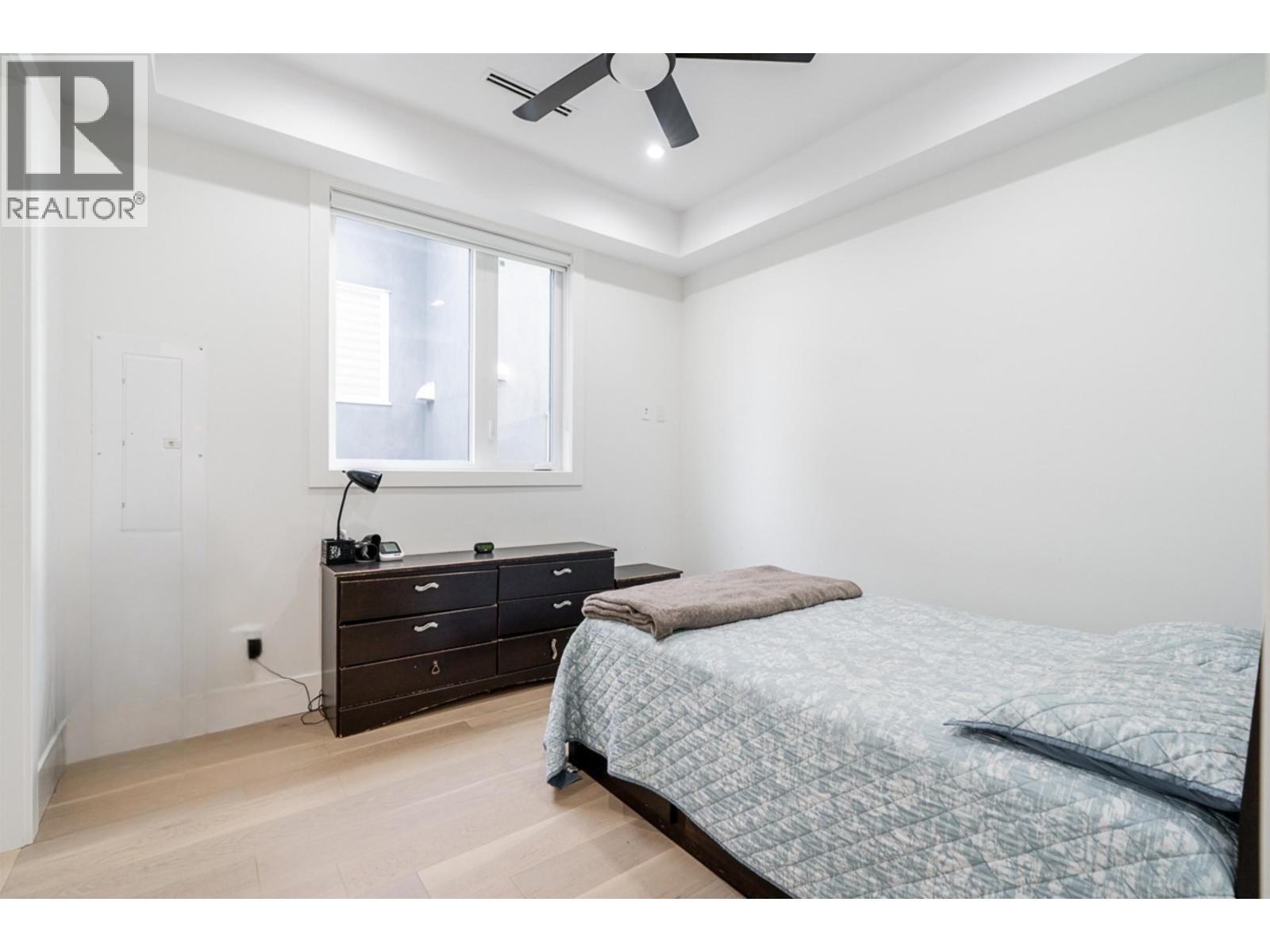 8056 12TH AVENUE, Burnaby