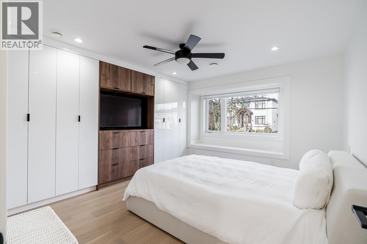 8056 12TH AVENUE, Burnaby