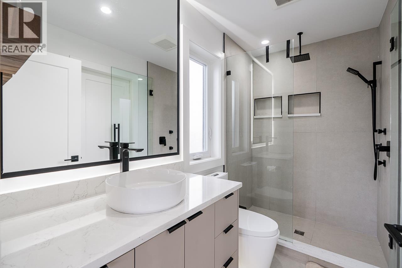 8056 12TH AVENUE, Burnaby