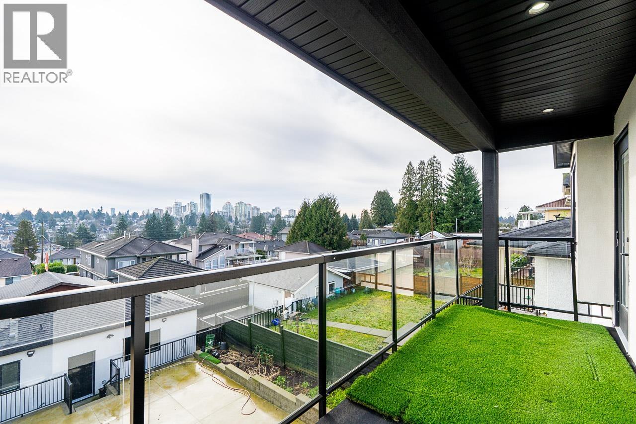 8056 12TH AVENUE, Burnaby